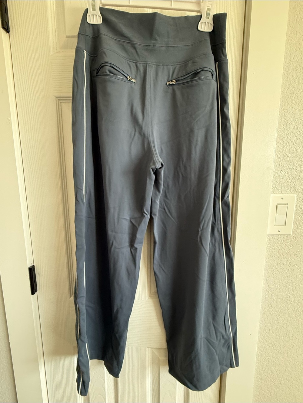 Athleta Venice High Rise Track Stripe Wide Leg Pant In Granite - Picture 4 of 5